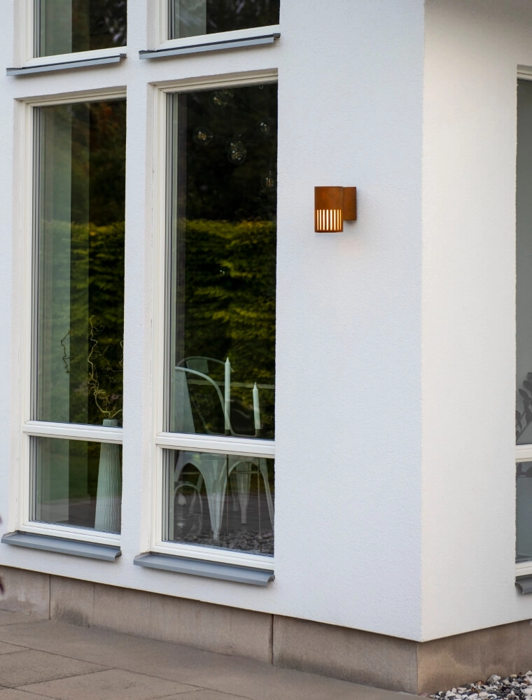Design wall lamp Pistoia Rust brown with white glass KonstSmide 7318303579721