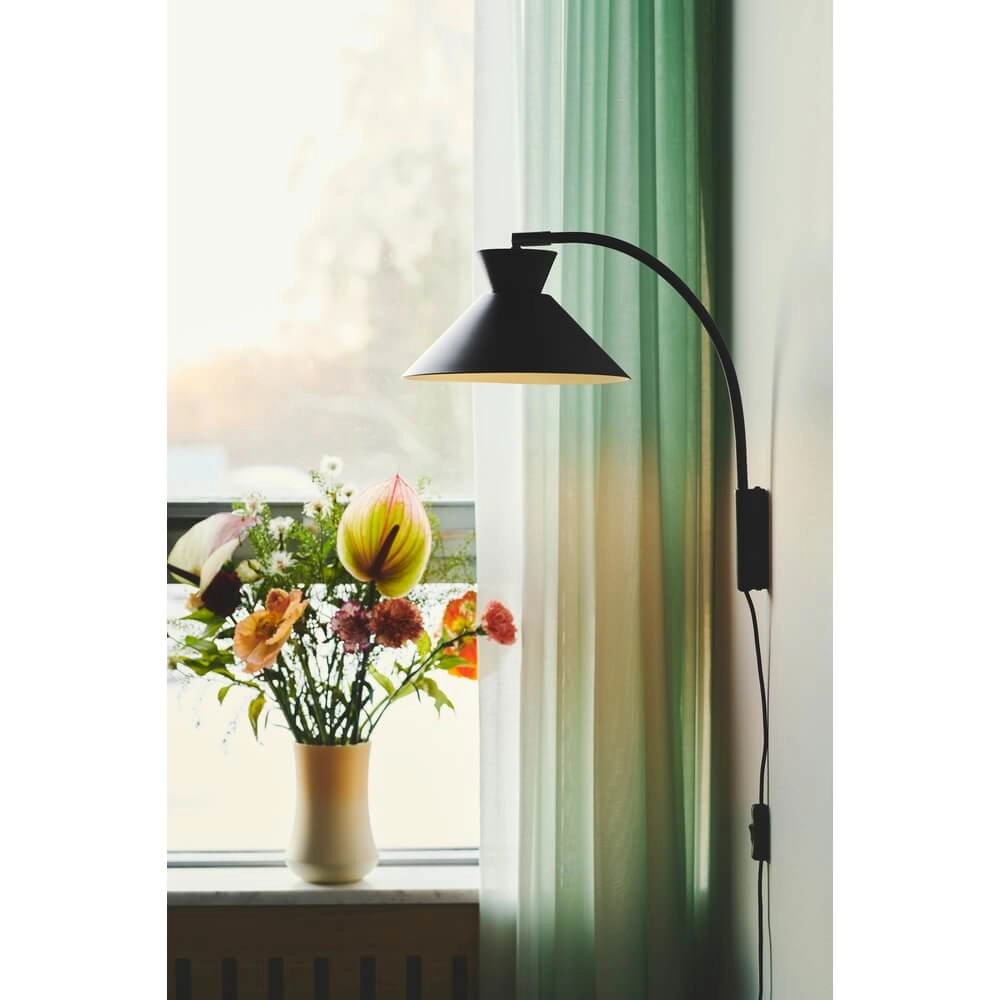 Sleek wall lamp Dial black Nordlux 5704924013744