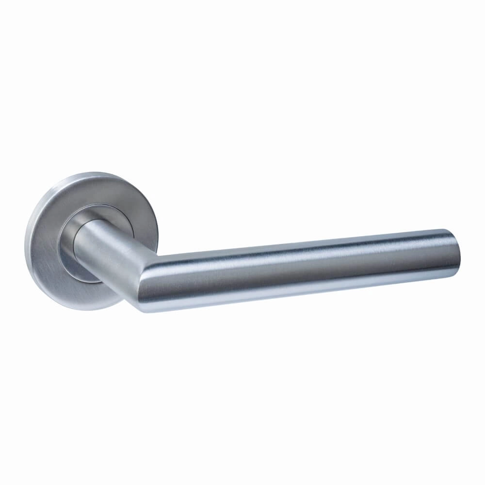 Door handle Q 01 on round rosette stainless steel