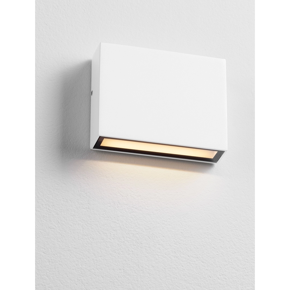Sleek wall spotlight Tick Downlighter White