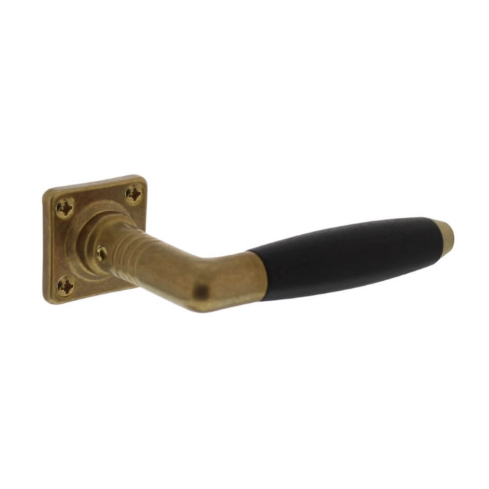 Door handle Ton 400 brass tumbled