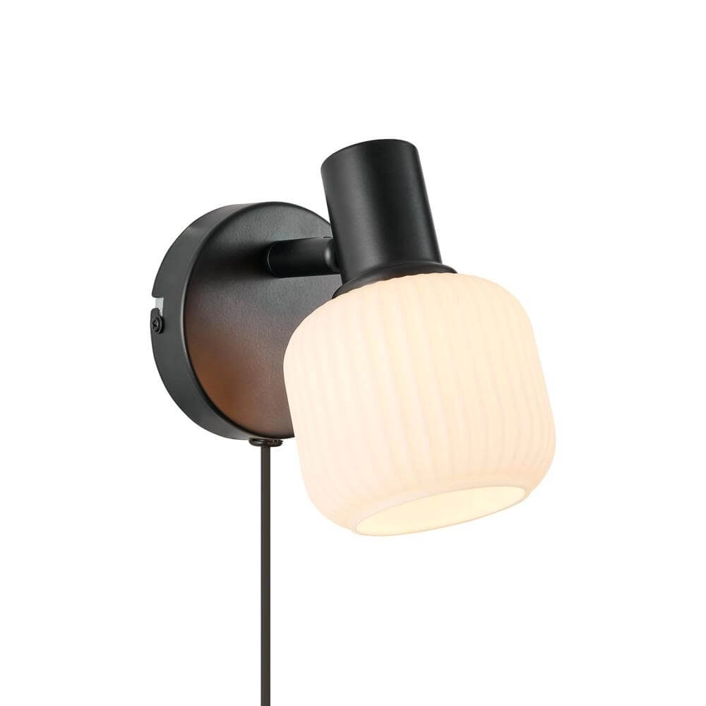 Black wall lamp Milford with white