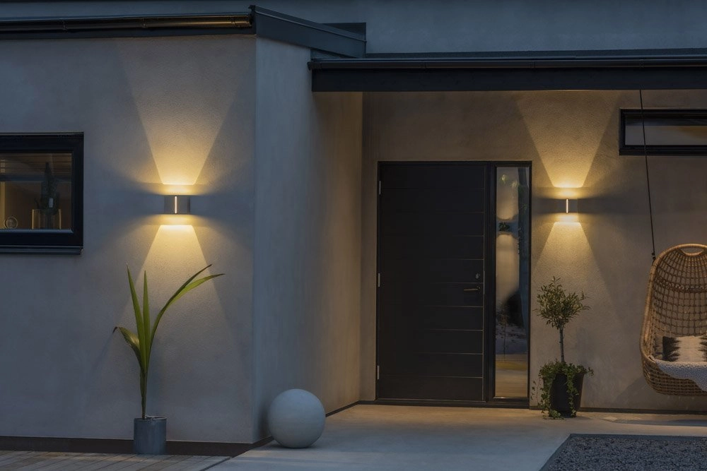 Sleek wall spotlight Pavia for outdoors KonstSmide 7318307877373
