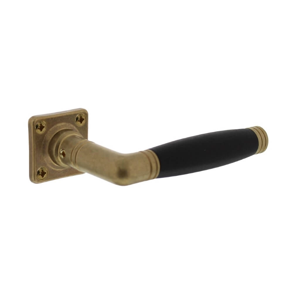 Door handle Ton 222 brass tumbled