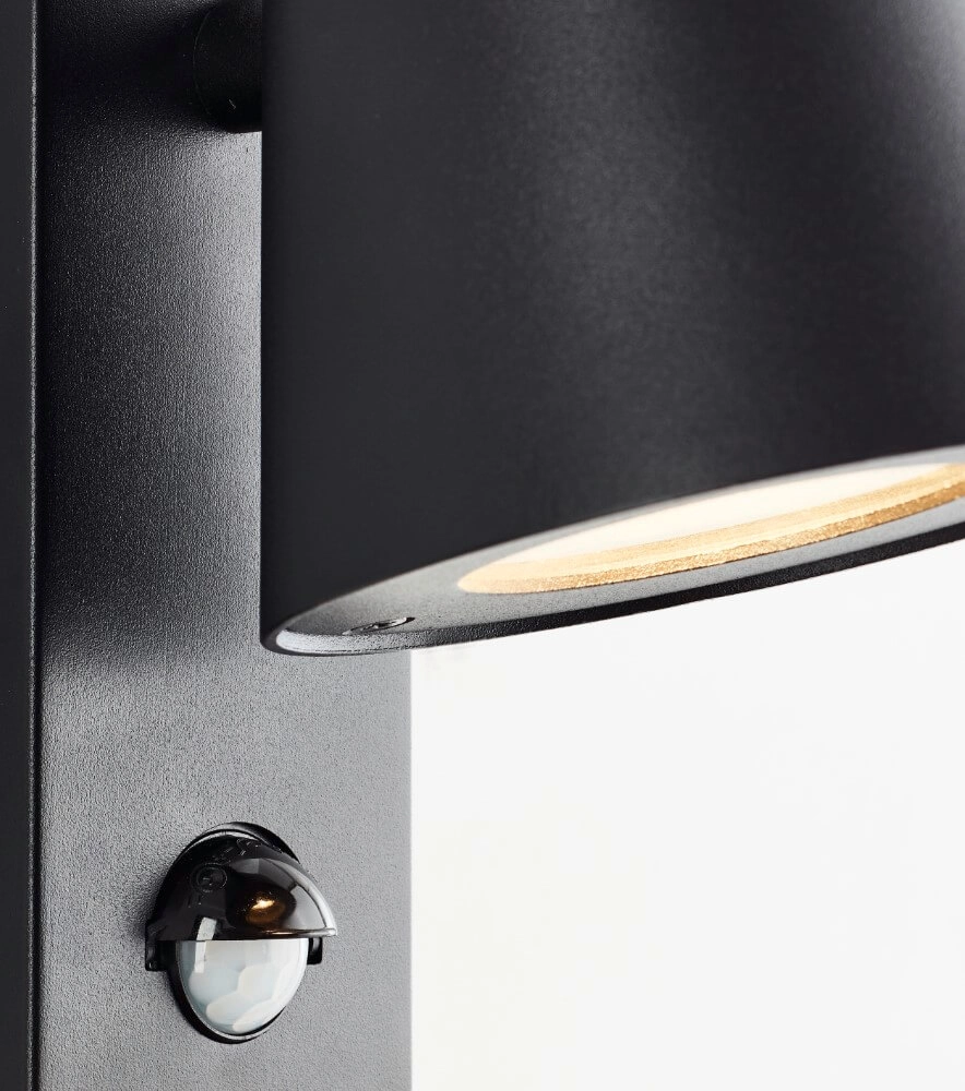 Black wall lamp Bari with sensor Brilliant 4004353435782