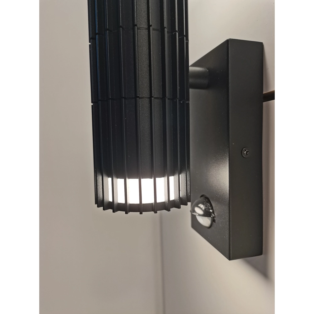 Wall lamp Detroit Black with sensor Searchlight 5053423300061