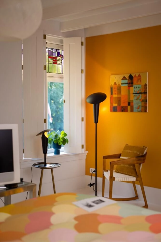 Modern floor lamp The Britt black with gold ETH 8720195304449