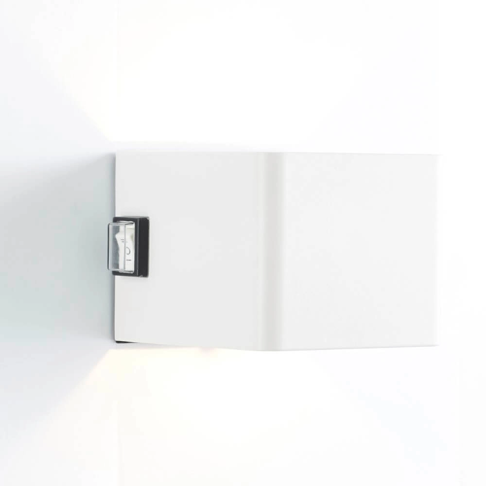 White surface-mounted spotlight Iseo rechargeable Brilliant 4004353435591