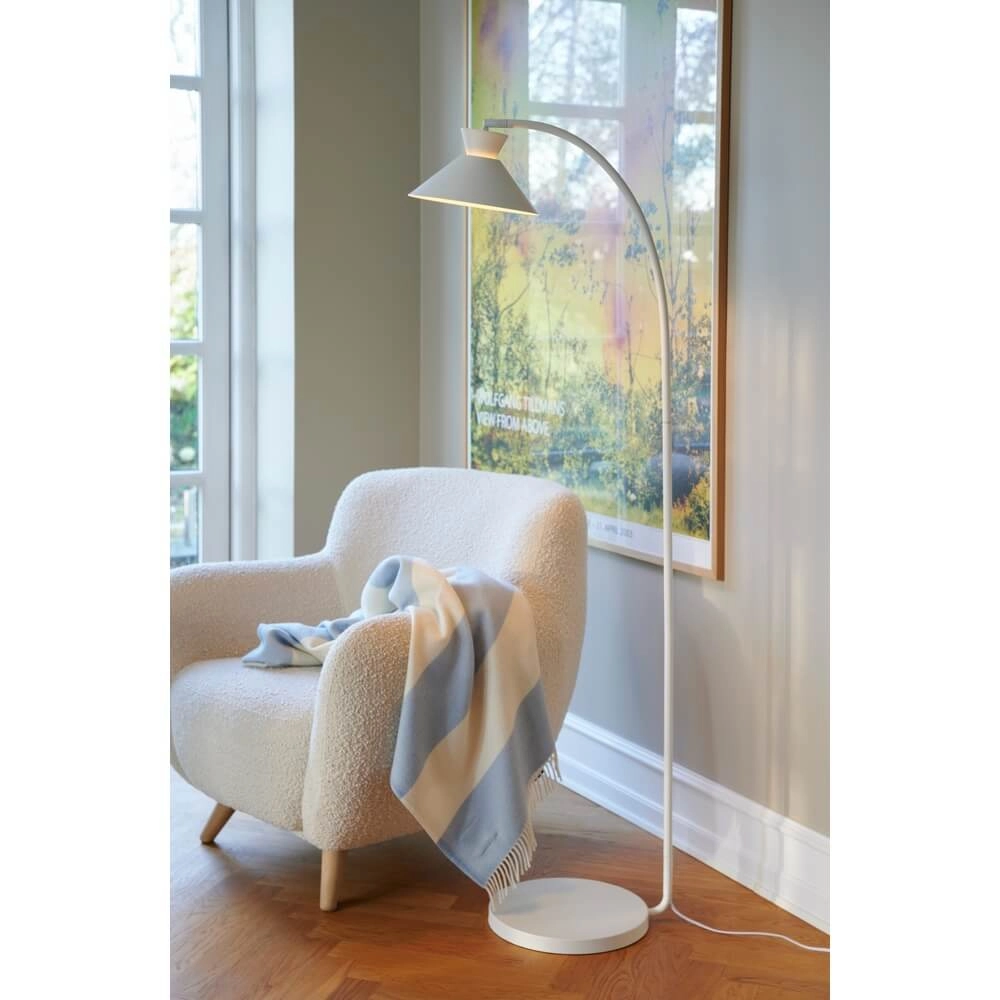 Sleek floor lamp Dial white Nordlux 5704924012082