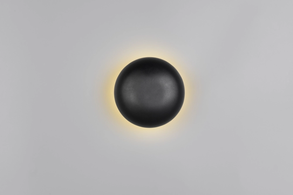 Black wall lamp Davey Ø 15cm