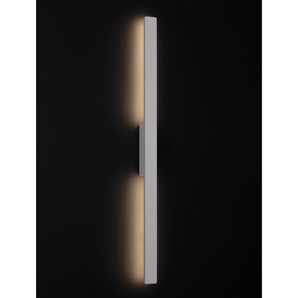 Sleek wall lamp Aneth white 104cm