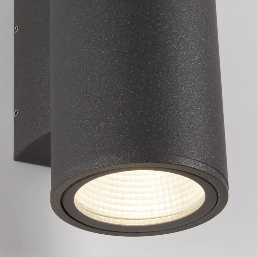 Wall lamp Connaught black Lyora