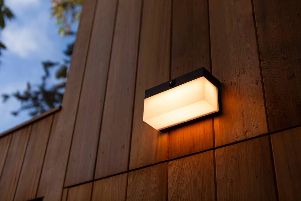 Black wall lamp Fran solar Lutec 6939412013664
