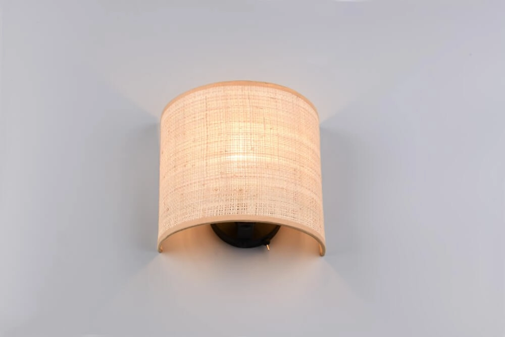 Cream wall lamp Aimee with switch Trio 4017807637328