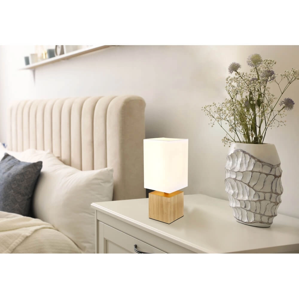 Sleek table lamp Valentino wood with white hood Globo 9007371435364